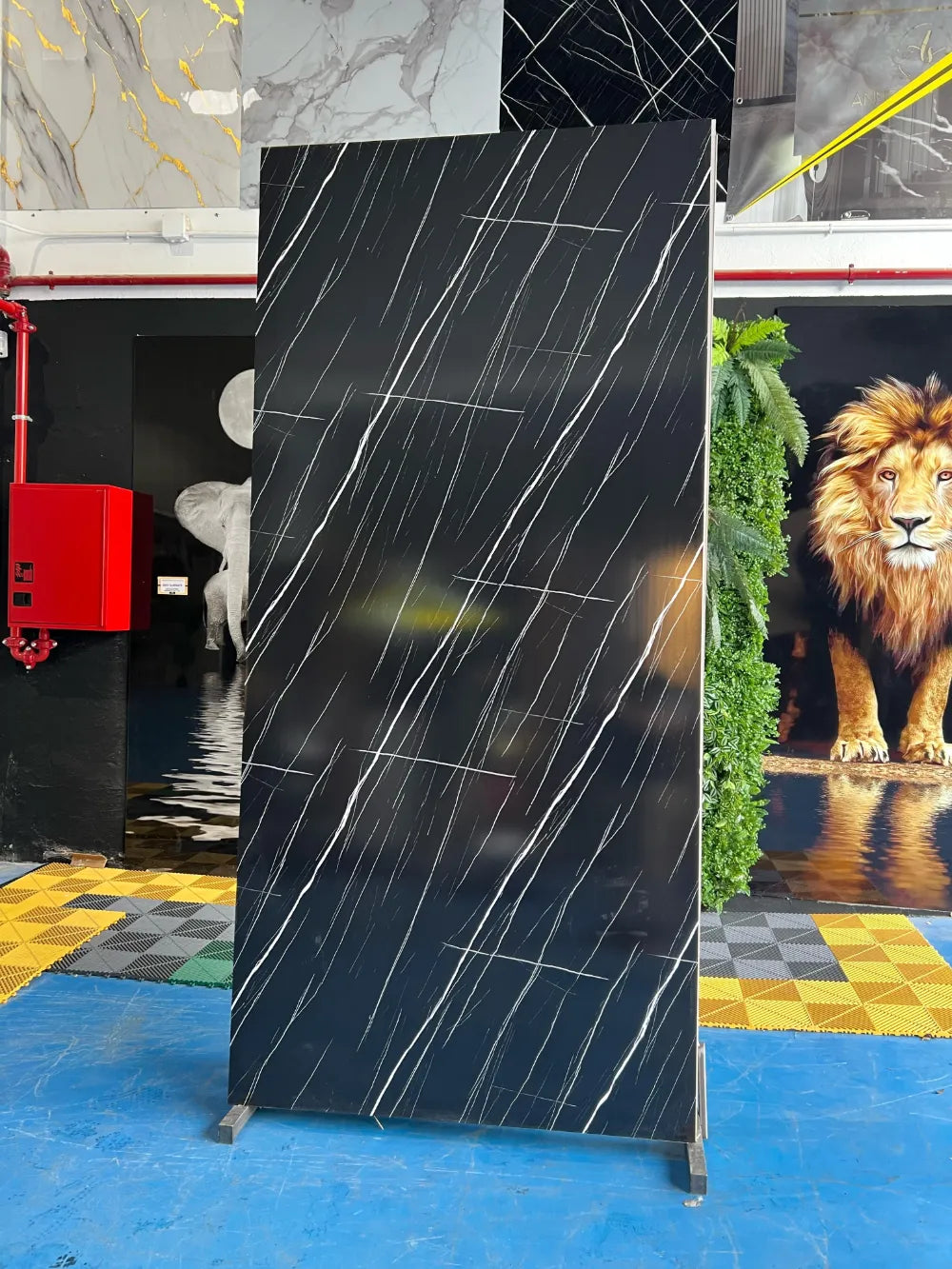 Placa decorativa polvo de piedra Mármol Negro Brillo 260 x 122 cm