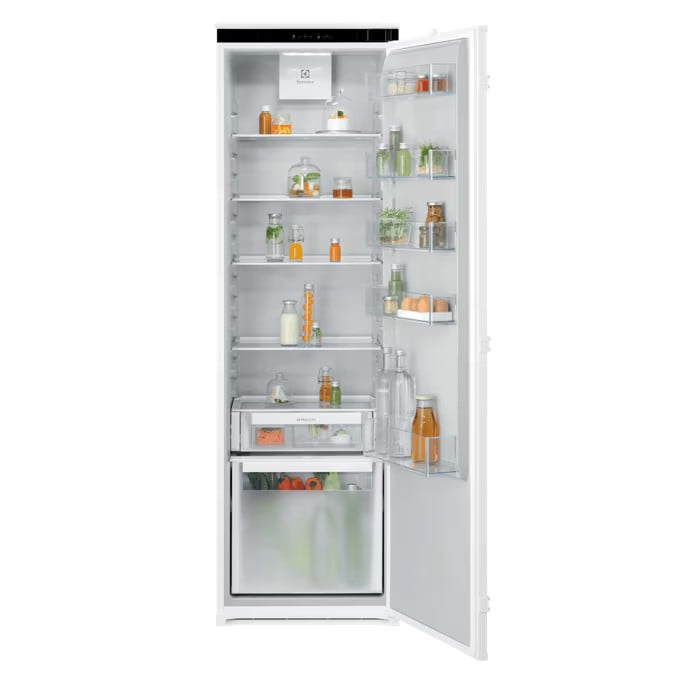 Interior del frigorífico integrable Electrolux ERD6D18S1 con estantes y cajones
