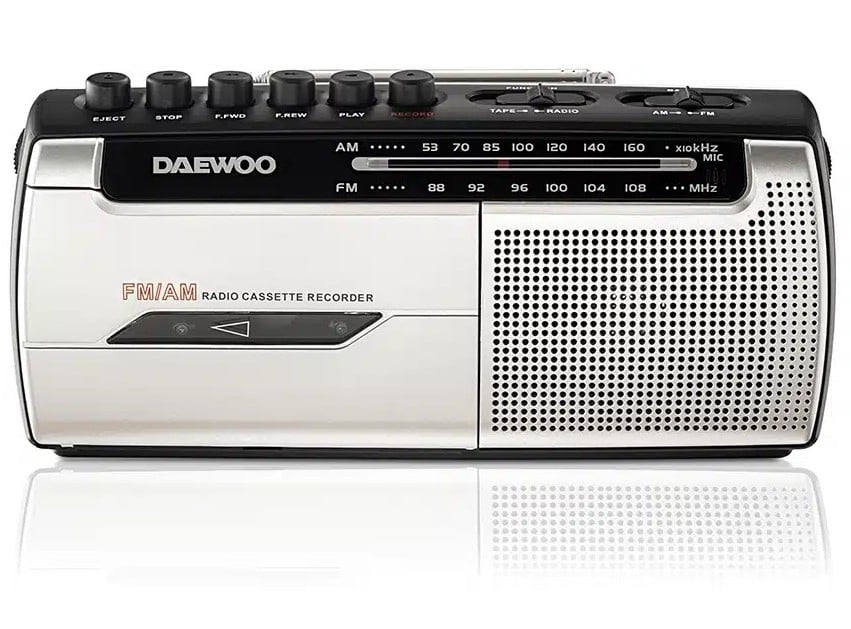 RADIO CASSETTE DAEWOO DW1107 AM/FM PLATA