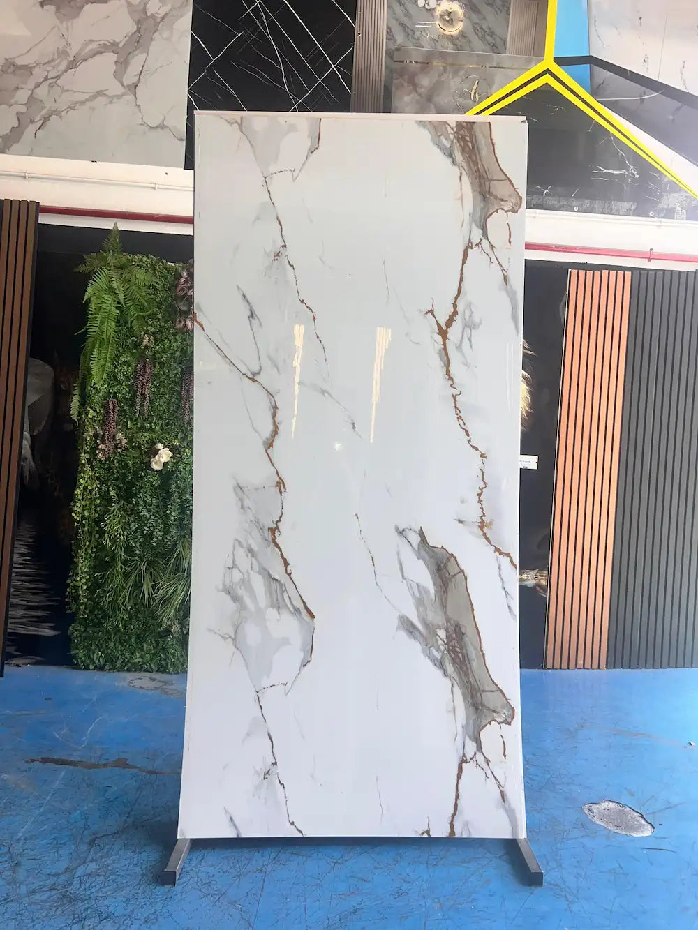 Placa decorativa polvo de piedra Mármol Chocolate 260 x 122 cm