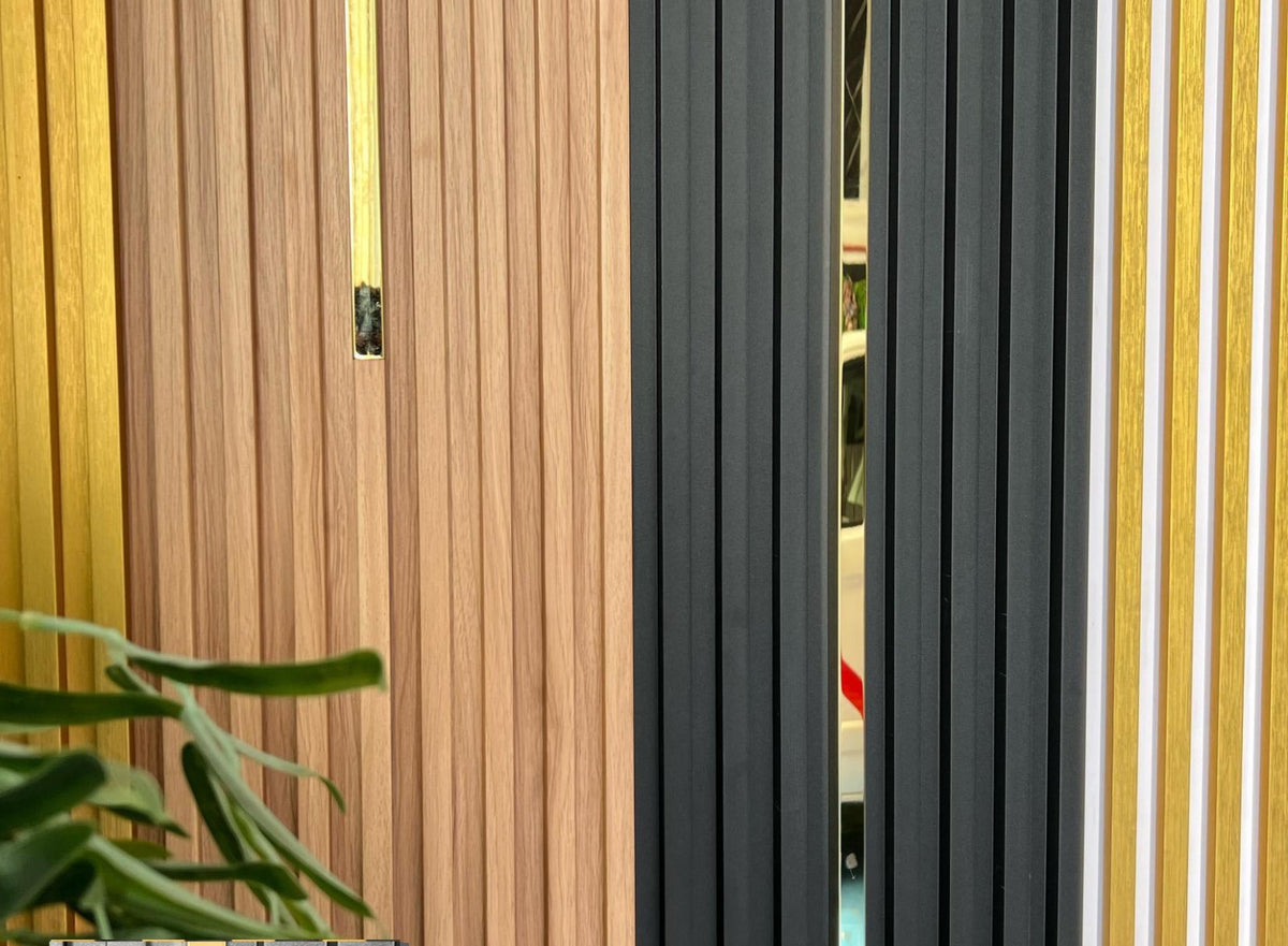 Embellecedor dorado para listones decorativos 290 cm