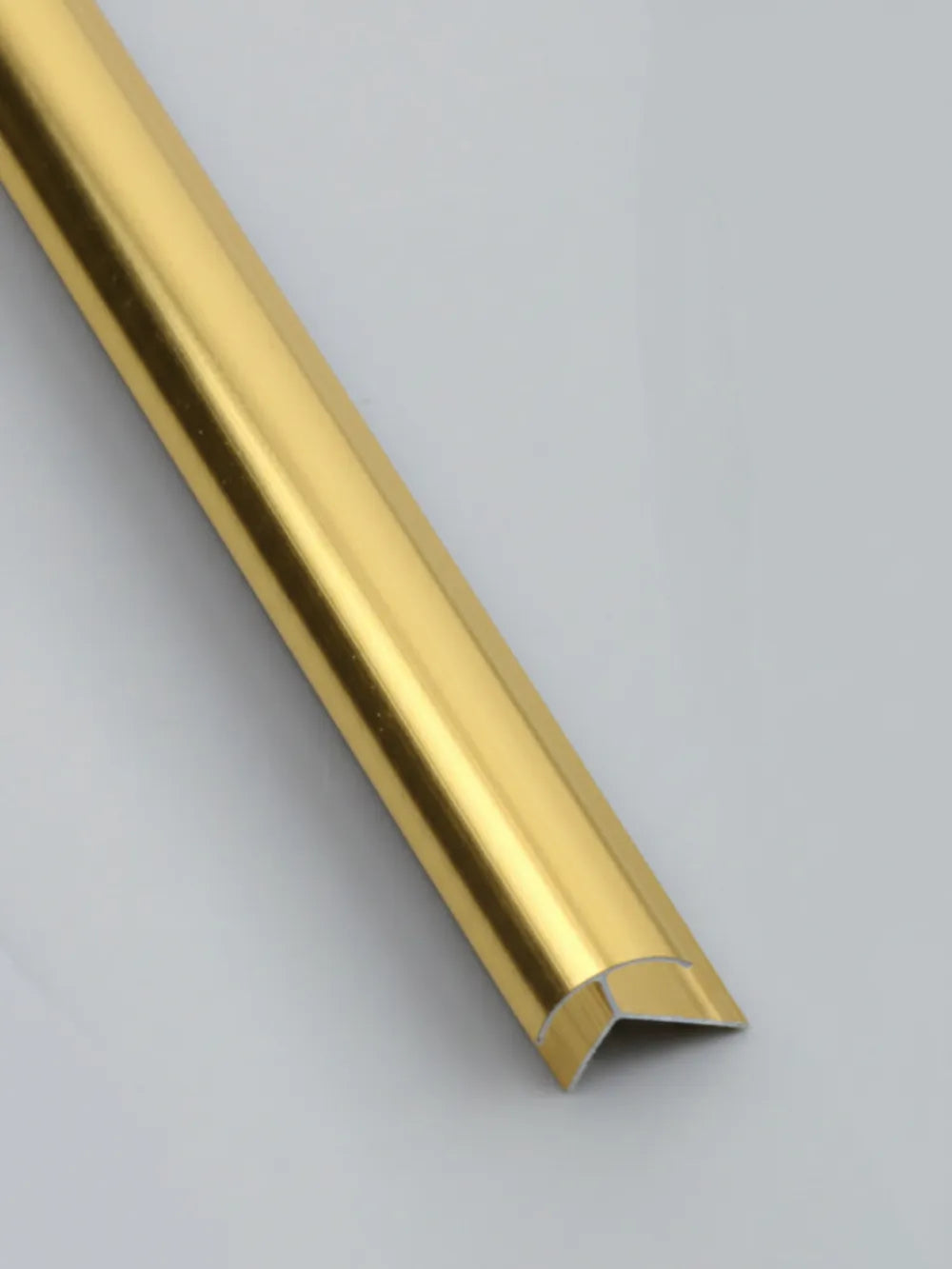 Perfil EXT de aluminio para esquinas exteriores de placas decorativas