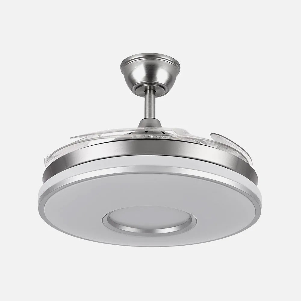 Ventilador de techo DC Dani 106 cm con aspas retráctiles y luz LED de FABRILAMP en color níquel – vista de detalle
