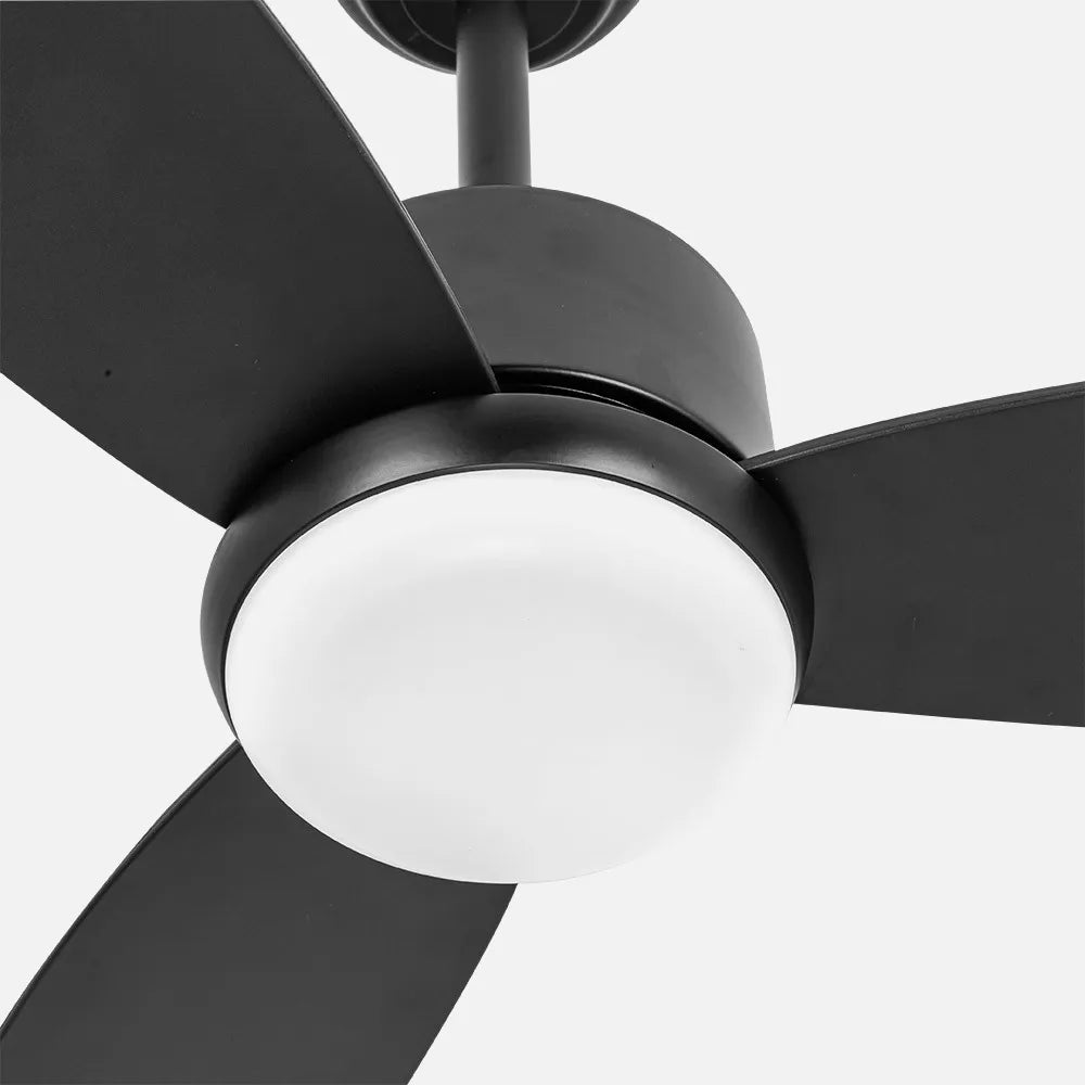 Ventilador de techo DC Genil 132 cm con luz LED de FABRILAMP en color negro – vista de detalle