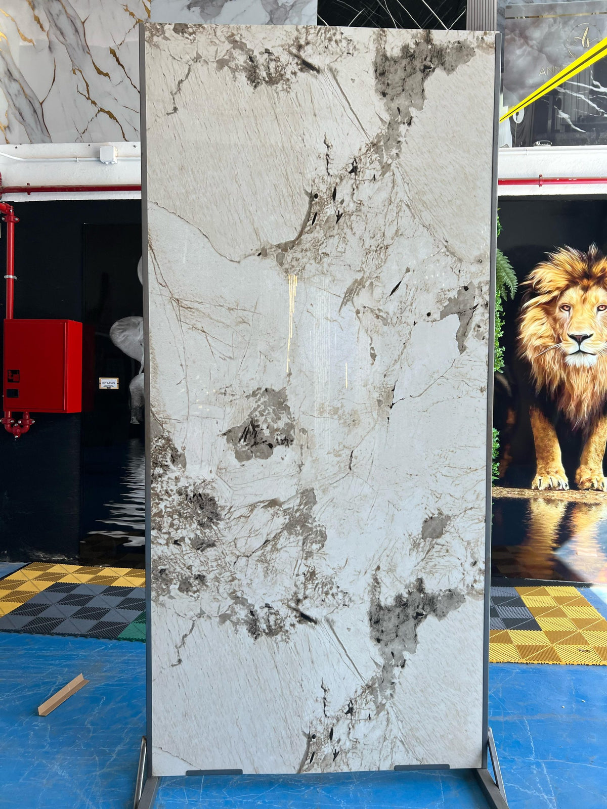 Placa decorativa polvo de piedra Mármol Escamas Beige 260 x 122 cm