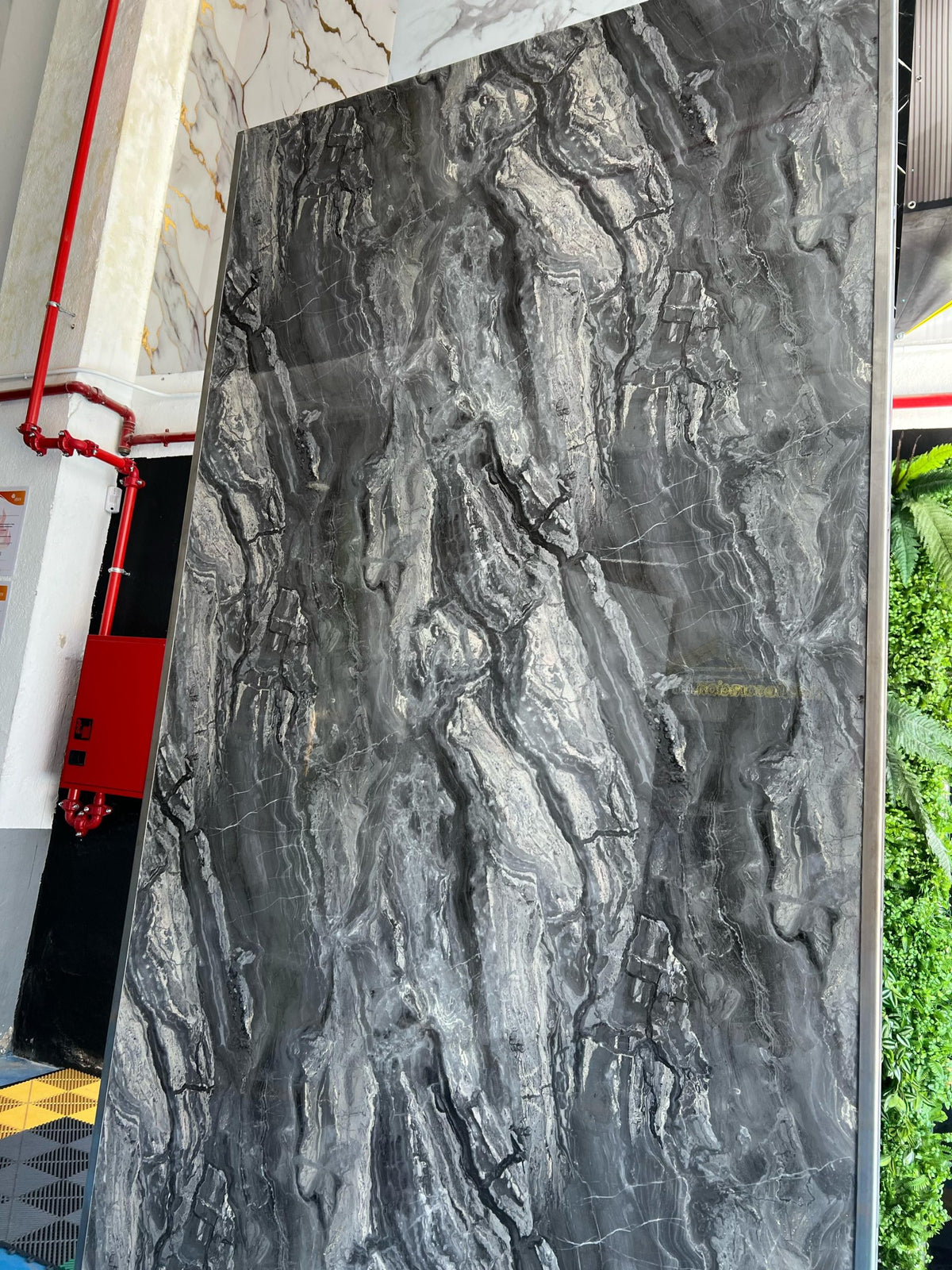 Placa decorativa polvo de piedra Mármol Lava 260 x 122 cm
