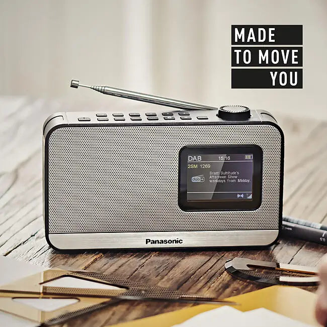 RADIO PANASONIC RFD15EGK FM/DAB+,RED Y PILAS,COLOR