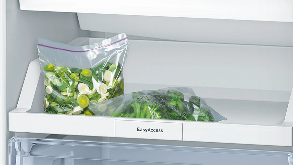 Frigorífico combi Bosch KGN36NLEA – distribución de estantes y compartimentos