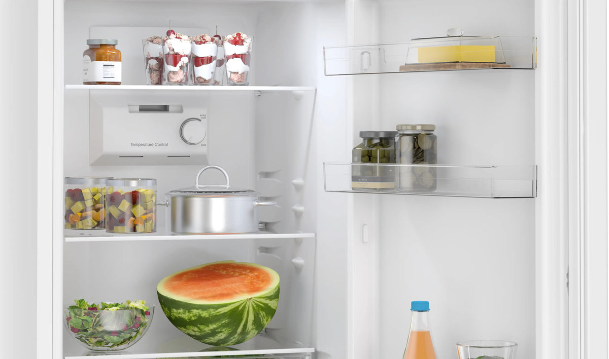 Frigorífico combi Balay 3KFE351WI – distribución de estantes y compartimentos