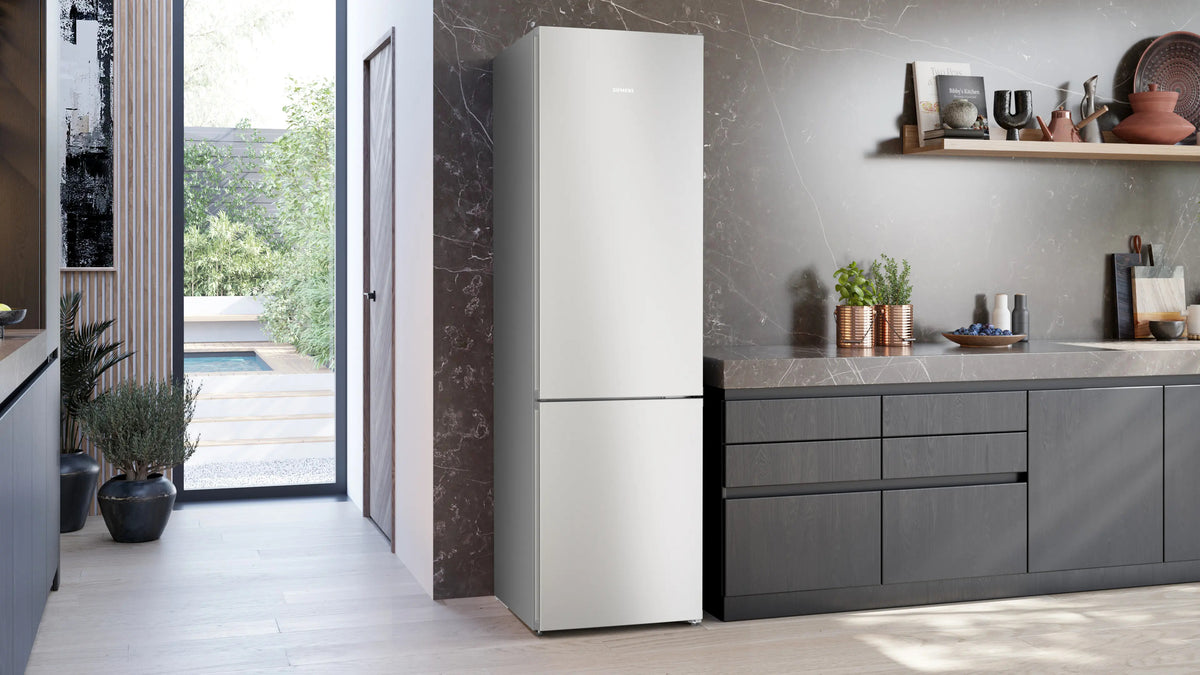 Frigorífico combi Siemens KG39NVIAG – vista frontal y acabado
