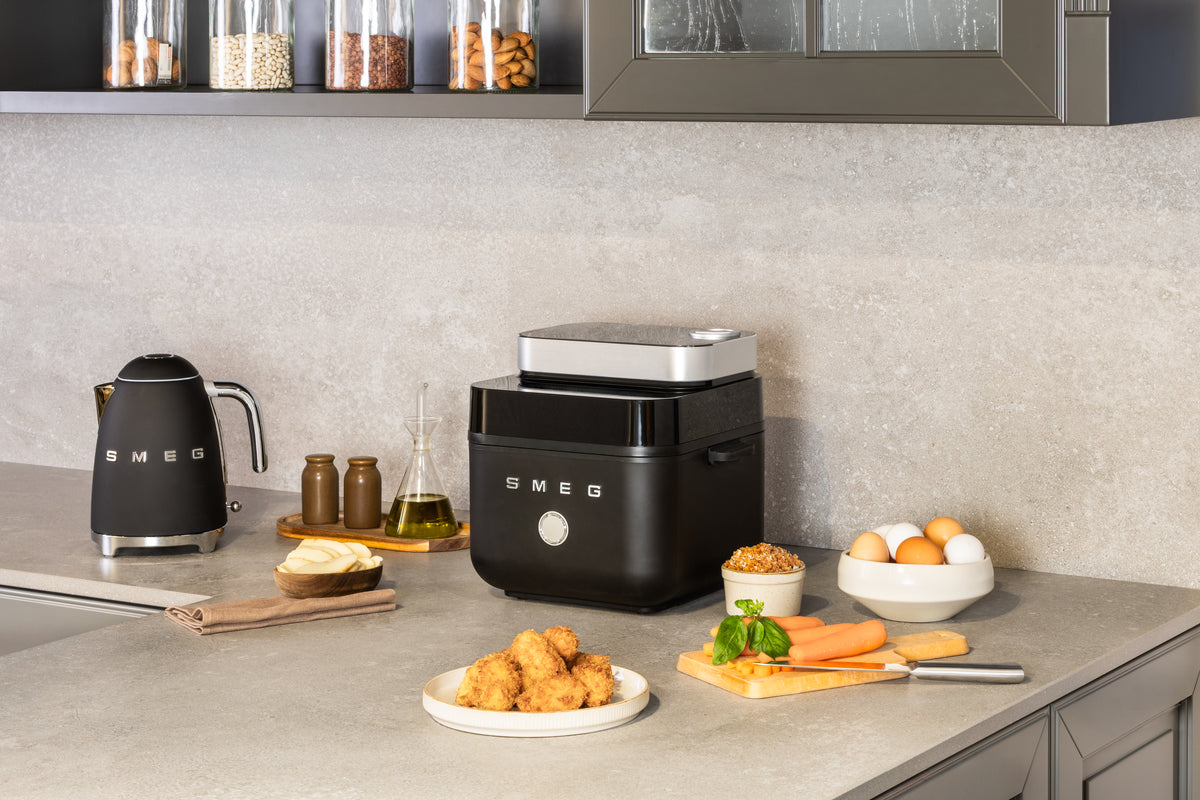 FREIDORA AIRE SMEG AFC01BLMEU 1450W 7L 10PR NEGRO