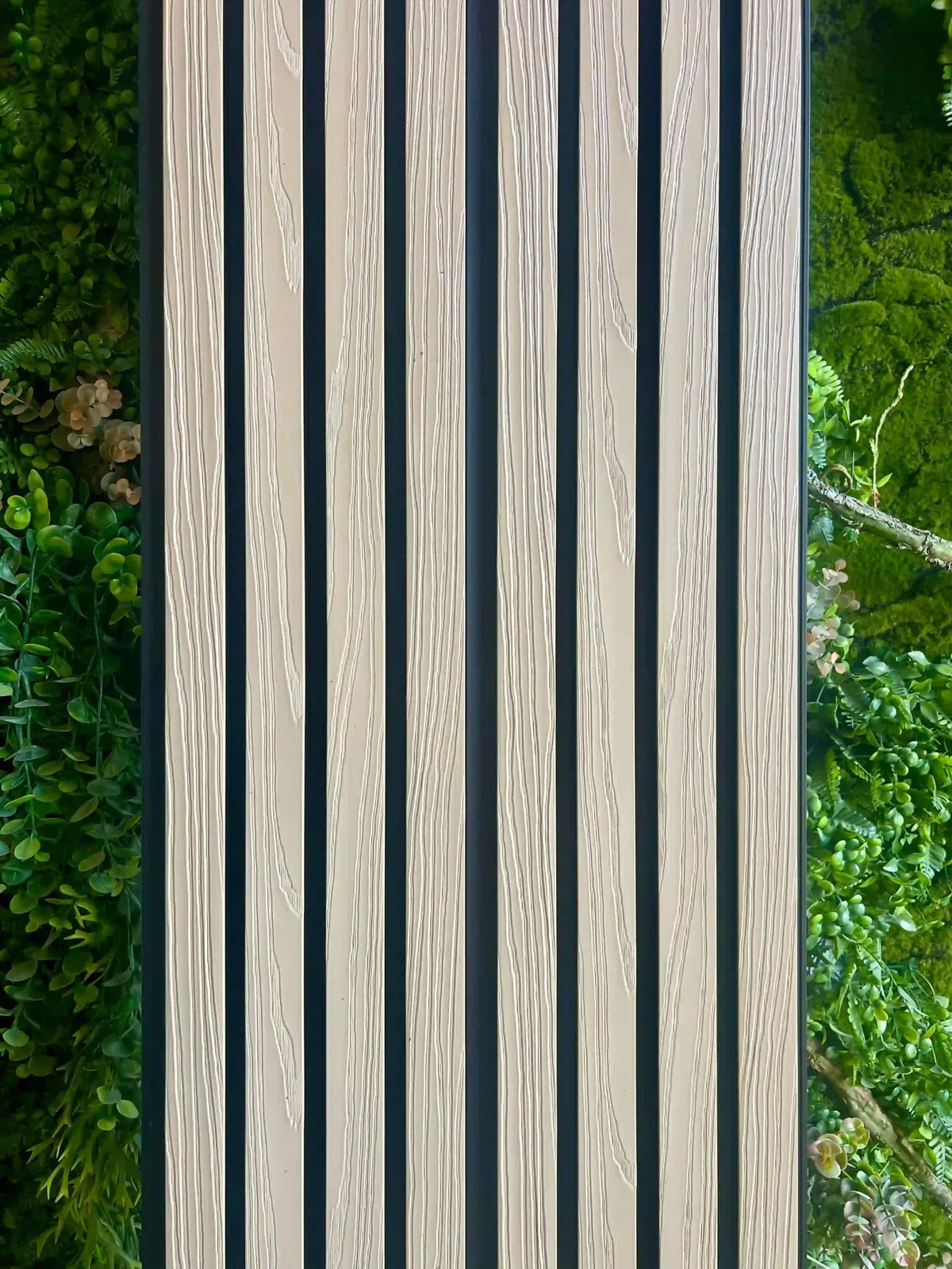 Listón exterior PVC Arena Fondo Negro 290 x 22 cm