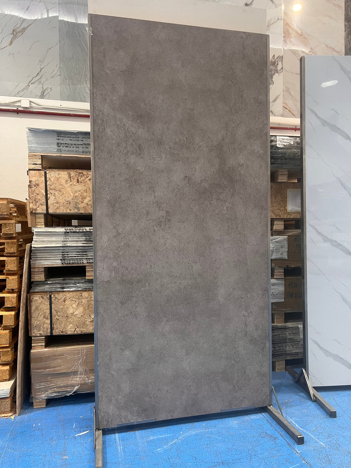 Placa decorativa polvo de piedra Microcemento Topo 260 x 122 cm