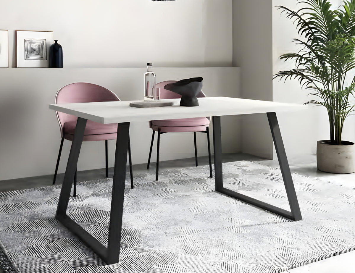 Mesa de comedor fija M802 Muebles Ramis con patas metálicas trapecio