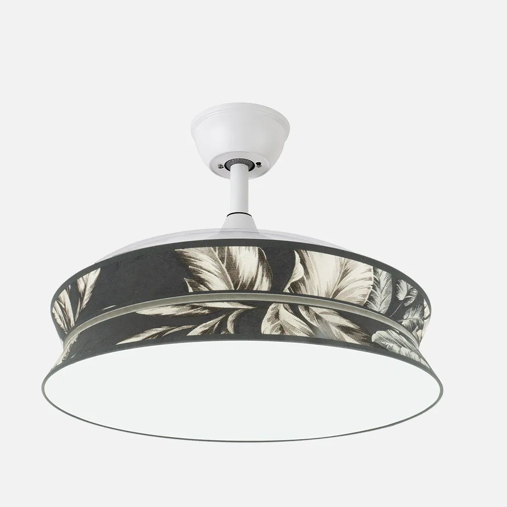 Ventilador de techo DC Decor 108 cm con aspas retráctiles y luz LED de FABRILAMP en color blanco/estampado oscuro – vista de detalle