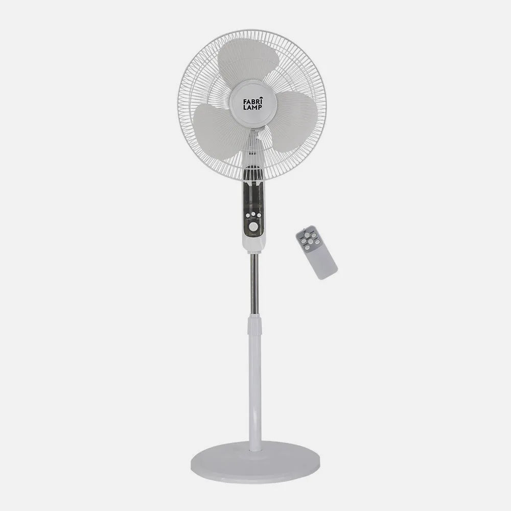 Ventilador de pie Calma 45 W de FABRILAMP en color blanco