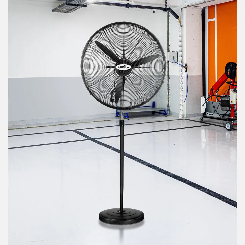 Ventilador industrial de pie Tormenta 280 W de FABRILAMP en color negro – vista de detalle