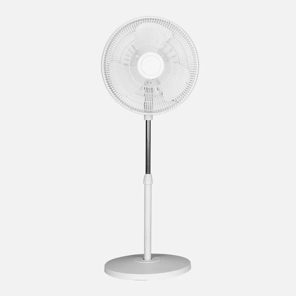Ventilador de pie Yamato 50 W de FABRILAMP en color blanco